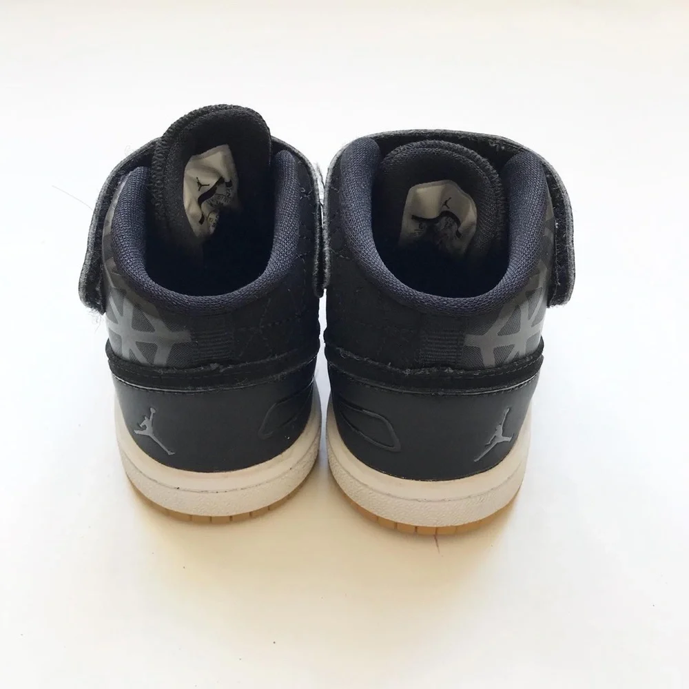 Nike Air Jordan 1  black flight 3 BT EUC size 6